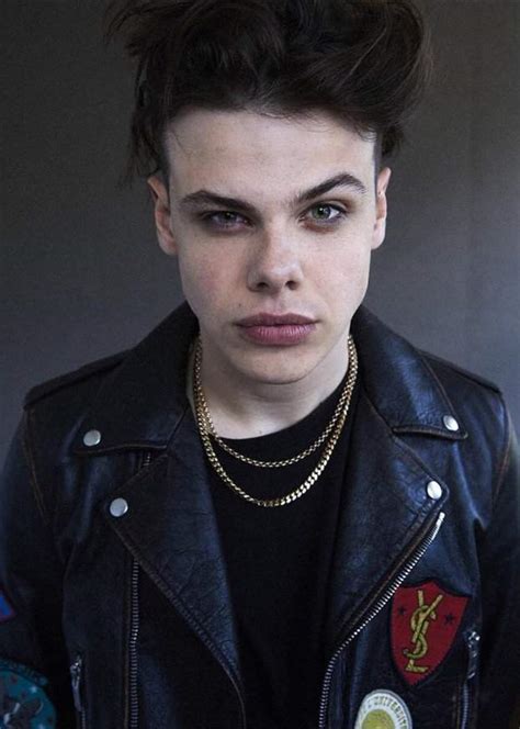 Drawing instruments include graphite pencils, pen and ink, various kinds of paints, inked brushes, colored pencils, crayons, charcoal, chalk, pastels, erasers, markers, styluses, and metals (such as silverpoint). YUNGBLUD Digital Drawing | Alternative Multifandom Amino