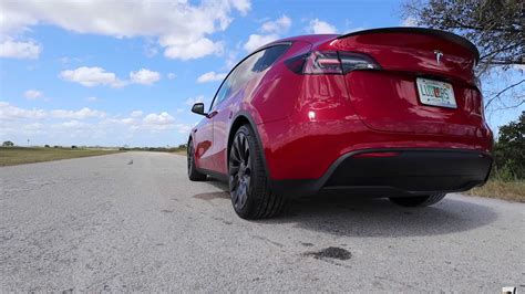 Can A Tesla Model Y Beat A Lamborghini Urus In A Drag Race Carsradars