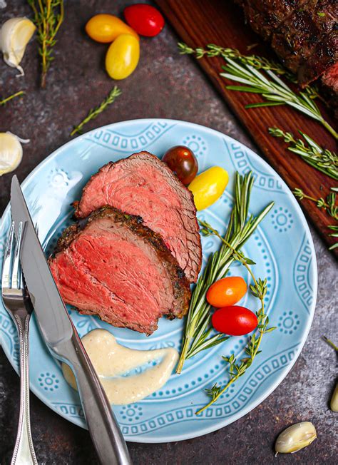 Herb crusted beef top loin roast with pan gravy. Herb Crusted Grilled Beef Tenderloin - What Should I Make For...