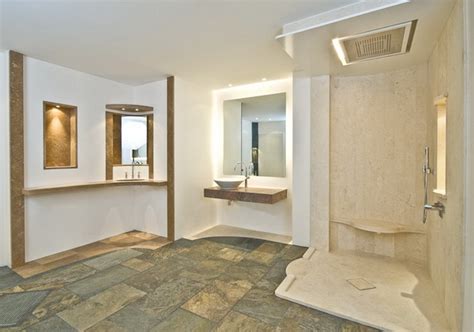 Badezimmer fliesen sind nicht mehr länger nur ein nützlicher schutz für das haus gegen besagte feuchtigkeit, sondern auch ein mindestens genauso wirkungsvolles stilmittel, beziehungsweise. Badezimmer ausstellung