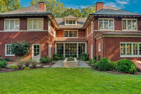Charlotte Home With Historic Style And Modern Luxuries 2021 Hgtv