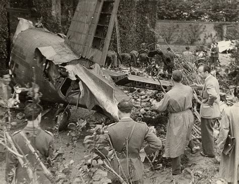 Nell'incidente aereo sul colle di superga, alle ore 17.03 del 4 maggio 1949, persero la vita 31 persone. Tragedia di Superga - Wikipedia