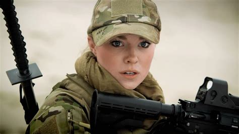 Female Soldier Wallpapers Top Free Female Soldier Backgrounds Wallpaperaccess