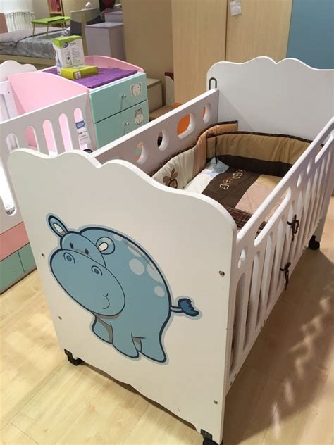 Tempat tidur minimalis adalah pilihan tepat untuk perabotan rumah modern sekarang ini, bentuk, jenis dan harga yang beragam menjadi alasannya. Jual Beli Tempat tidur box bayi kayu Baru | Jual Beli ...