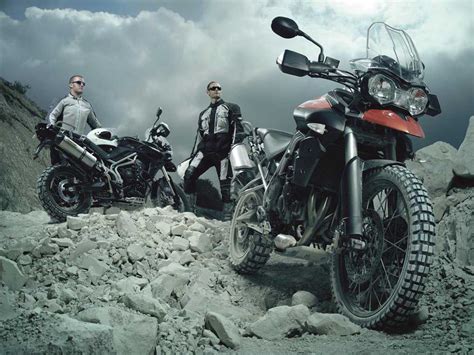 Мотоцикл triumph tiger 800 xc. 2011 Triumph Tiger 800 XC Breaks Cover - Asphalt & Rubber