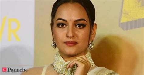 Sonakshi Sinha Legal Woes For Sonakshi Sinha Reports Claim Non Bailable Warrant Issued Against