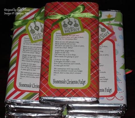 Looking for a quick and easy gift idea that's perfect for just about anyone?! Christmas Fudge ..adorably funny poem for candy bar ...