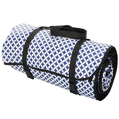 Picnic is one of 30 blankets in the geometric knit blankets book, available at amazon and many online stores. Die Top 12 Picknickdecke Blau