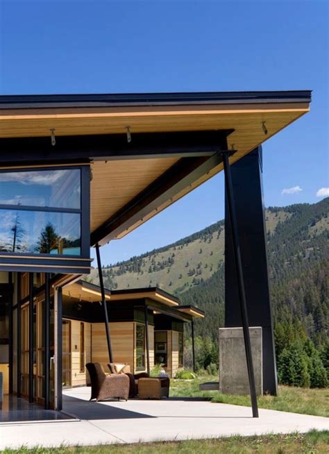 Sustainable Luxury House With Open Casual Atmosphere In Big Sky Country Modern Architecture