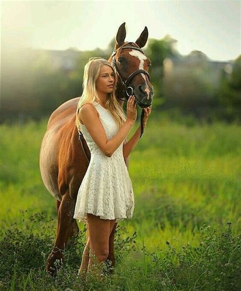 Pin By Kimberly Hymes On Д0СКА 8 испо Horse Senior Pictures