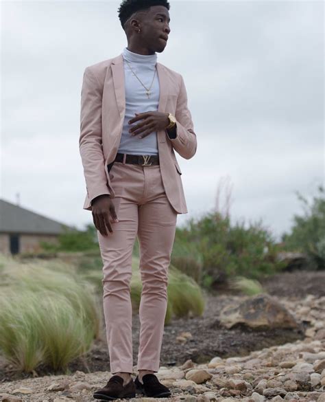 Keep the flowers looking fresh by spritzing with water, keeping it in the container, refrigerating it, and using a sealant which can be found at any flower shop. @aeiyoo #prom#prom2017#prom2k17#promseason | Prom suits ...