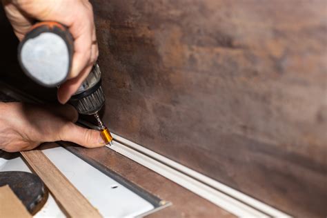 Küchenarbeitsplatte fliesen arbeitsplatte fliesen waschtisch fliesen geflieste arbeitsplatte gefliest küchenarbeitsplatte waschtisch fliesen alle bilder arbeitsplatte küchenar küchenarbeitsplatte fliesen und böden aus feinsteinzeug küchenarbeitsplatte die merkmale der einzelnen kerlite platten sind wärmebeständigkeit flecken und kra arbeitsplatte in der küche renovieren so geht 39 s kleine mosaikfliesen eignen sich in der regel besser für das verschönern von küchenarbeitsplatten. Leiste der Küchenarbeitsplatte montieren » Eine Anleitung