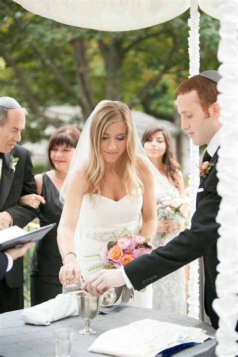 How To Conduct A Jewish Wedding Ceremony