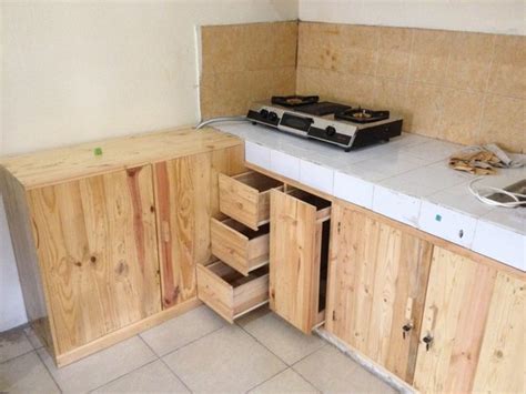 Dibawah ini beberapa model contoh pintu depan rumah minimalis yang biasanya digunakan oleh banyak orang saat ini bedasarkan bahan yang digunakan. Kitchen Set Lemari Dapur Minimalis Desain Full Kayu Jati ...