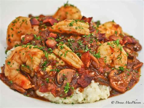 Southern Staples Rich And Creamy Grits With Shrimp In Red Eye Gravy