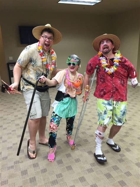 10 Inspiring And Quirky Halloween Costume Ideas For Travellers Tacky Tourist Outfits Tourist