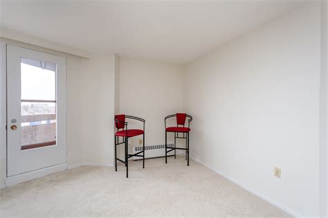 Large One Bedroom Condo For Sale In Bayshore