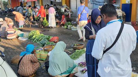 Jelang Hari Pertama Ramadan Warga Sumenep Serbu Pasar Tradisional