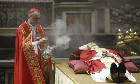 Former Pope Benedict Xvi Lies In State At St Peters Basilica La