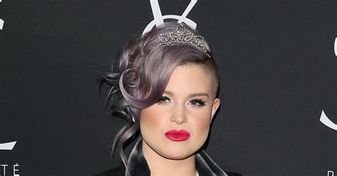 Kelly Osbourne Gets Stuck In A Dress For 20 Minutes While Flashing Her Bum Irish Mirror Online