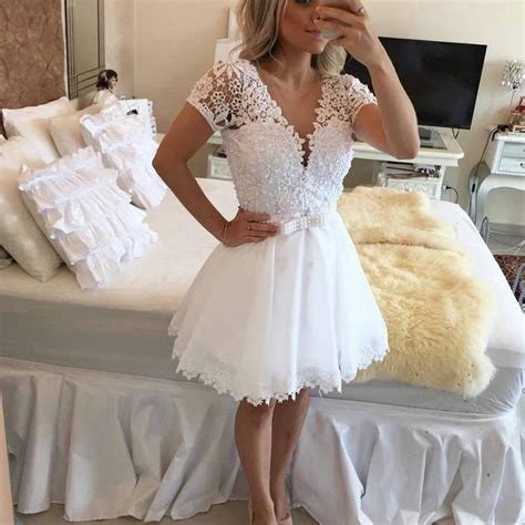 New Design 2016 White Short Wedding Dress With Pearls Lace Short Sleeves Mini Bridal Gown Sexy