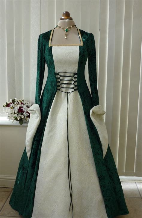 Pin By Ashley Fallquist On Wedding Ideas Celtic Dress Celtic Wedding