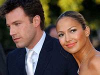 Lopez is then shown dancing in the apartment to music on her mp3 player, which is captured by the paparazzi. Actor Ben Affleck | Singer Jennifer Lopez | Regrets | Music Video - Filmibeat