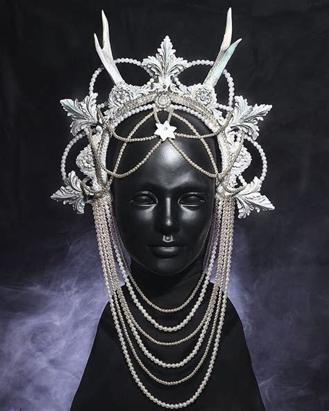 Royal Headdress Heavily Decorated With Pearls 80 Natural 20 Acrylic