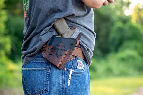 4 Best Belly Band Holster For Fat Guys Best Concealed Carry Methods