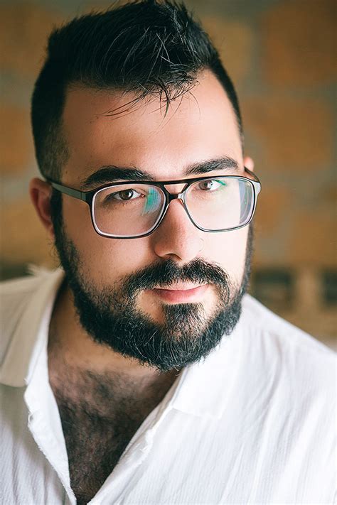 Potremmo realizzare un elenco delle marche di occhiali da vista che, ad oggi, sono considerate le migliori, ma in realtà devi essere proprio tu a capire se ti trovi tra le mani i migliori occhiali da vista o meno. Occhiali da vista per uomo con lenti graduate: guida all ...