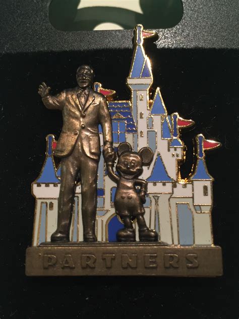 Walt And Mickey Partners Statue Pin Disney Collectables Walt Disney