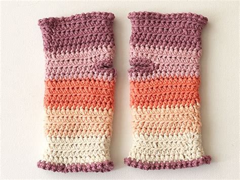 16 Diy Crochet Hand Warmer Patterns For Beginners Crocht
