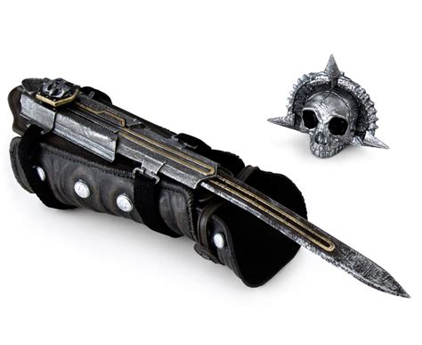 Assassin S Creed Iv Black Flag Pirate Hidden Blade Gauntlet Replica