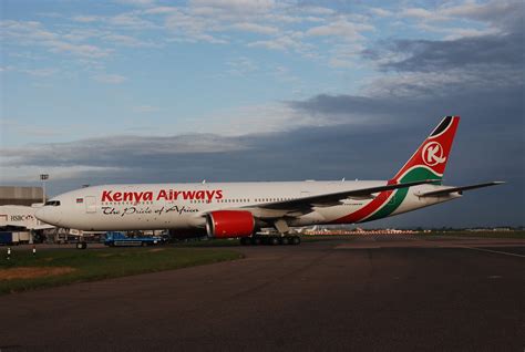 Kenya Airways B777 2u8 5y Kqu Landed 27l Taxiing On Sierr Flickr