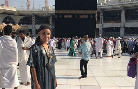 Contohnya, orang meletakkan saya sebagai ikon. "Bukan Main Agama, Adatlah Iman Naik Turun"