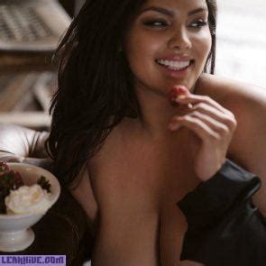 Hot Jocelyn Corona Nude She Has Perfect Big Boobs