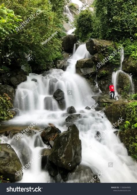 4 Imágenes De Anashi Waterfalls Imágenes Fotos Y Vectores De Stock