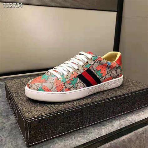 Gucci Womens Ace Gg Gucci Strawberry Sneaker In Gg Supreme Canvas In