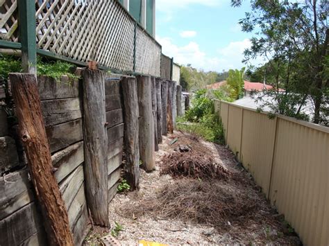 A retaining wall is a great way to improve the look of your lawn and garden. Australian Retaining Walls Diamond Concrete Block Retaining Walls - Australian Retaining Walls