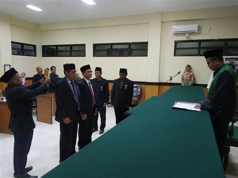 Pengambilan Sumpah Jabatan Pelantikan Panitera Muda Permohonan Dan