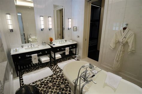 One night he finds himself in a mysterious villa, watching two women bury a body. Stoneware Bathroom Basins Singapore Sling - Durobor ...