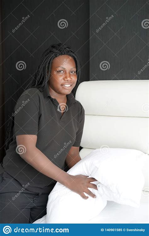 Maid Making Bed Stock Image Image Of Comfortable African