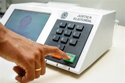 Tse Apresenta Novo Modelo De Urna Eletr Nica Da Positivo Para Elei Es