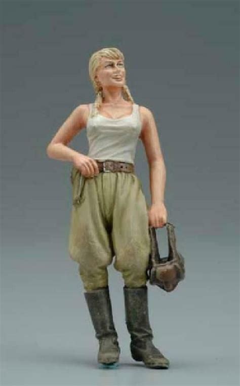 1 35 Resin Model Kit Girl Figure Wwii German Female Unassembled Unpainted Ebay Soviet Tank