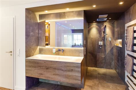 Dusche badezimmer dusche exklusiv badezimmer modern. Exklusive Bad-Lösung mit extremer Stauraum-Qualität ...