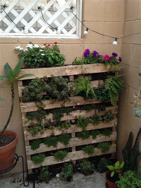 Creating A Vertical Garden And Flower Diy From Euro Pallets