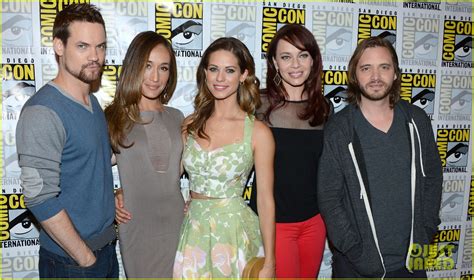 Photo Maggie Q Shane West Nikita At Comic Con Photo Just Jared Entertainment News