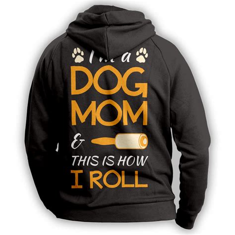 “im A Dog Mom” Hoodie Skiverr