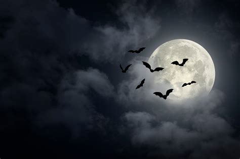Spooky Halloween Sky Foto De Stock Y Más Banco De Imágenes De Aire