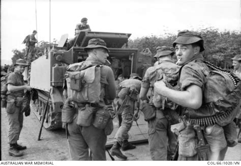 Vietnam 1966 12 Troops From 5th Battalion The Royal Australian